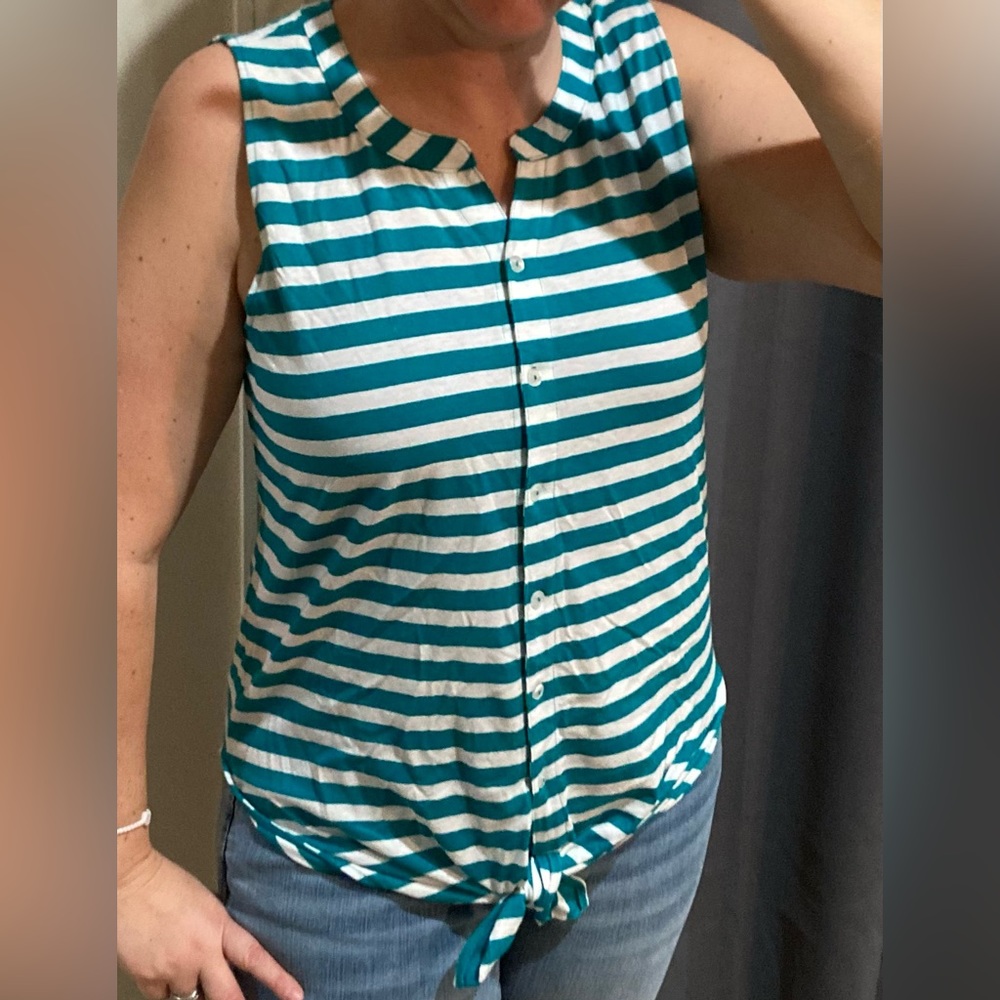 CJ Banks sleeveless button front top size X